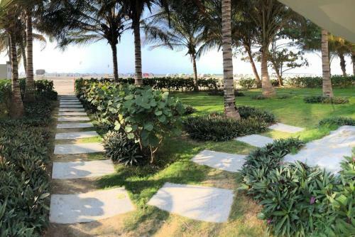 Beachfront Apartment / Panoramic View Of The Ocean