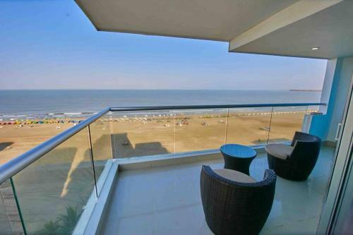 Beachfront Apartment / Panoramic View Of The Ocean