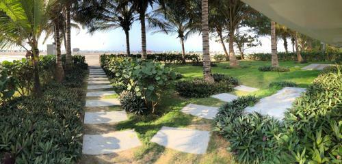 Beachfront Apartment / Panoramic View Of The Ocean