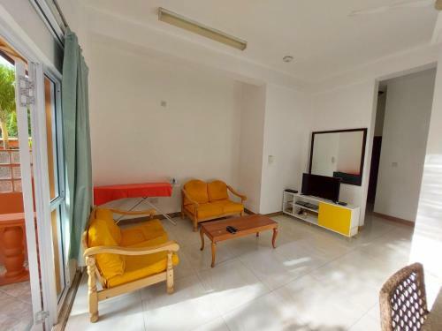 Beau Vallon Villa Self Catering With Pool