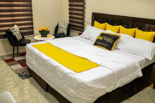 Apartamento Metrohills Business Suites