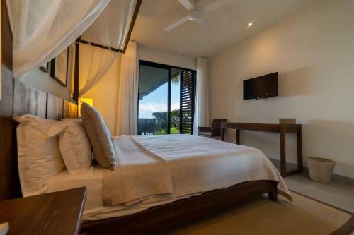 Apartamento Amaranth 3: Lovely 3-bedroom On The Beach With Rooftop Pool