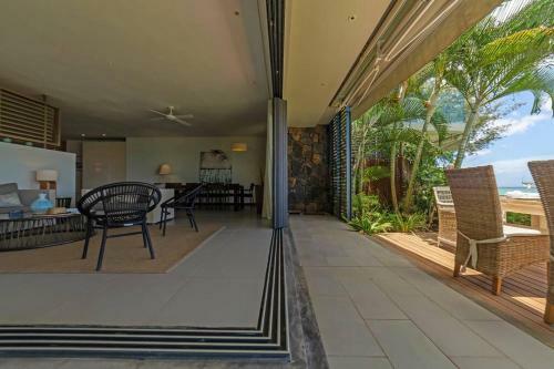 Apartamento Amaranth 3: Lovely 3-bedroom On The Beach With Rooftop Pool
