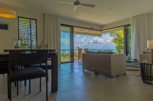 Apartamento Amaranth 3: Lovely 3-bedroom On The Beach With Rooftop Pool