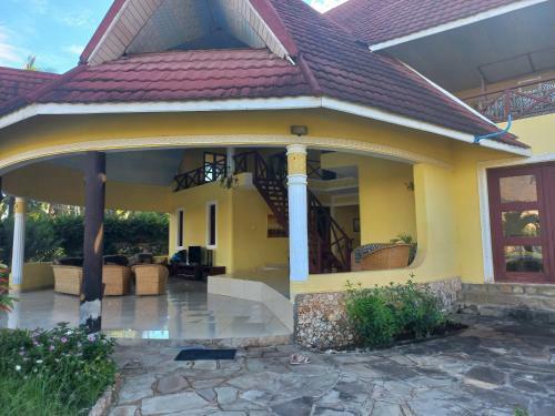 Villa Maranda Residences - Cool Breeze.
