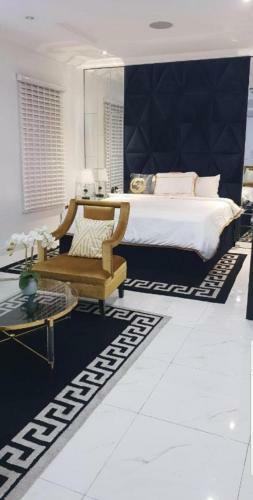 Hotel Executive Home