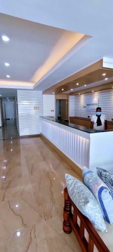 Hays Suites Hotel