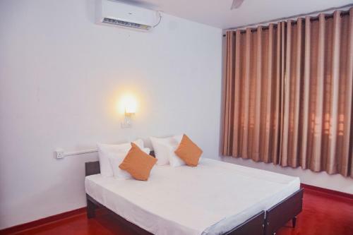 Hostal Jlh Beach Hotel Hikkaduwa