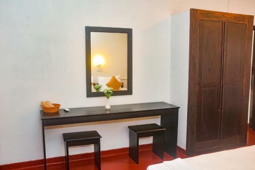 Hostal Jlh Beach Hotel Hikkaduwa