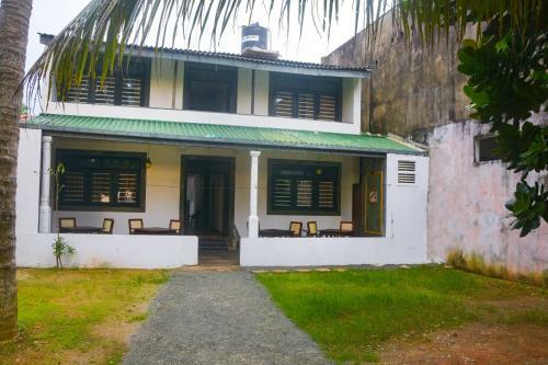 Hostal Jlh Beach Hotel Hikkaduwa