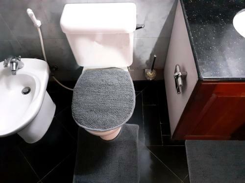 Great Location*spacious 2br Apartment*pool* Gym