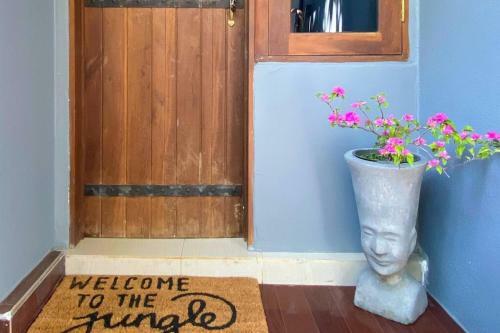Hiriketiya Enclave With Private Yard And Kitchen.