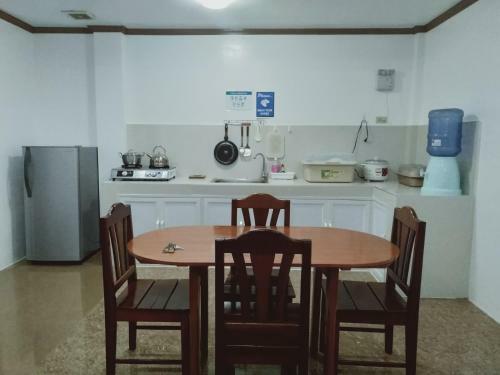 Foxtail Guesthouse Siargao