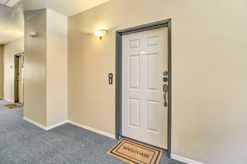 Apartamento Condo With Fishing Pond Access, Walk To Shops!