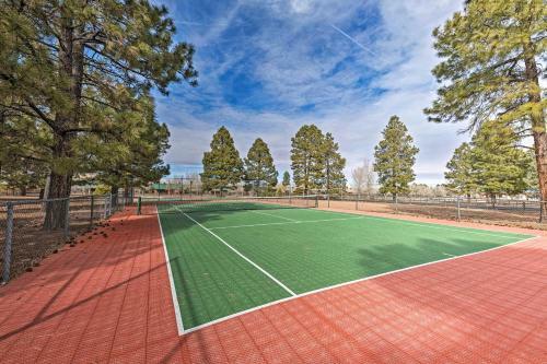Apartamento Condo With Fishing Pond Access, Walk To Shops!