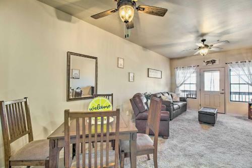 Apartamento Condo With Fishing Pond Access, Walk To Shops!