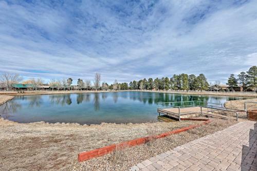 Apartamento Condo With Fishing Pond Access, Walk To Shops!