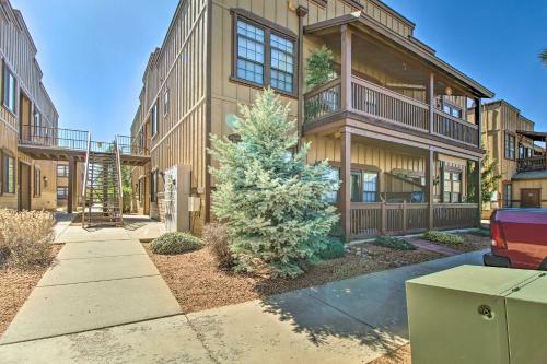 Apartamento Condo With Fishing Pond Access, Walk To Shops!