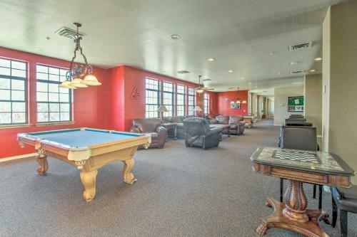 Apartamento Condo With Fishing Pond Access, Walk To Shops!