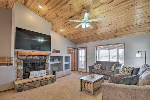 Cozy Overgaard Cabin Near National Forest!