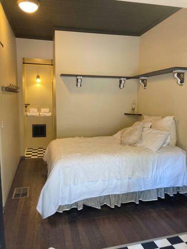Studio Apartment In Charming Victorian