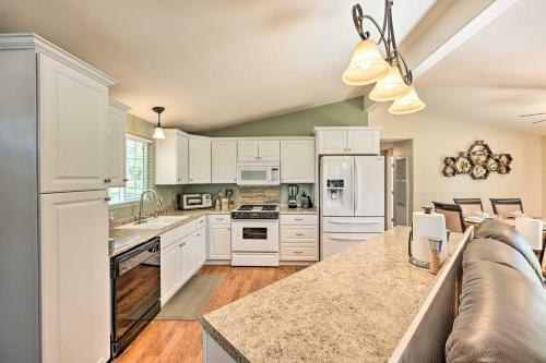 Serene Retreat With Deck, Grill, Trails Nearby!