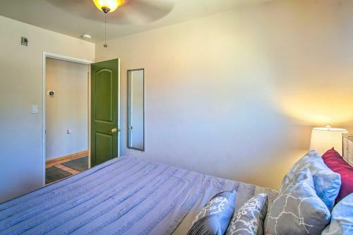 Inviting Big Bear Retreat With Hot Tub And Fire Pit!