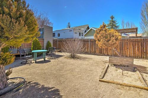 Inviting Big Bear Retreat With Hot Tub And Fire Pit!