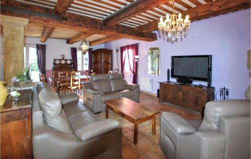 Nice Home In Apt With 4 Bedrooms