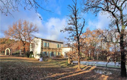 Nice Home In Apt With 4 Bedrooms