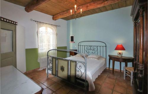 Nice Home In Apt With 4 Bedrooms