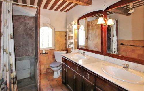 Nice Home In Apt With 4 Bedrooms