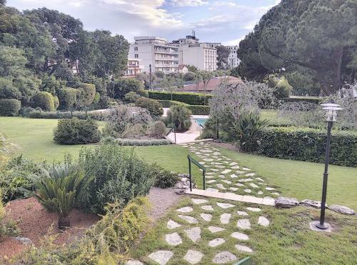 Apartamento Chateau De La Pin�de