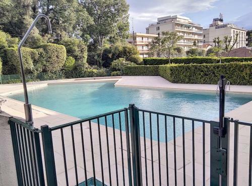 Apartamento Chateau De La Pin�de