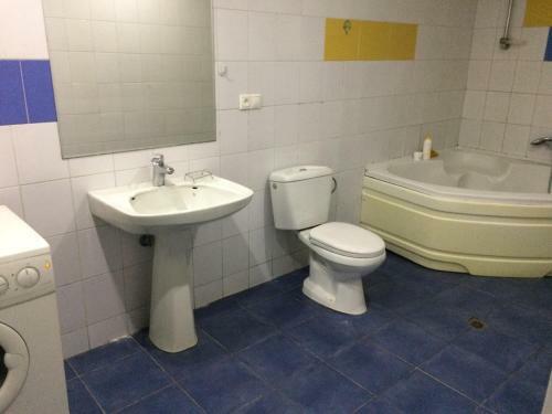 Hostal Guest House One Two Three