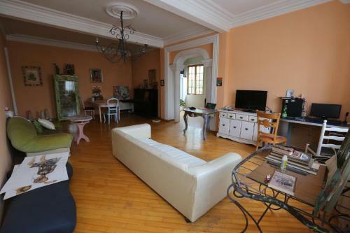 Hostal Guest House One Two Three