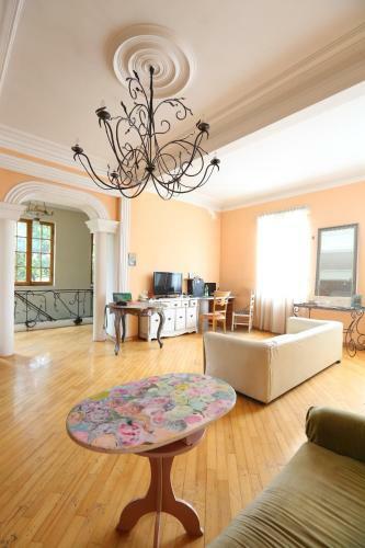 Hostal Guest House One Two Three