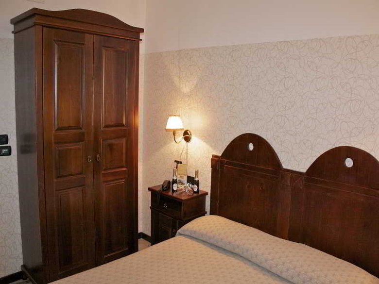 Business Hotel