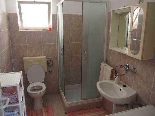 Beachfront Apartment Jelsa