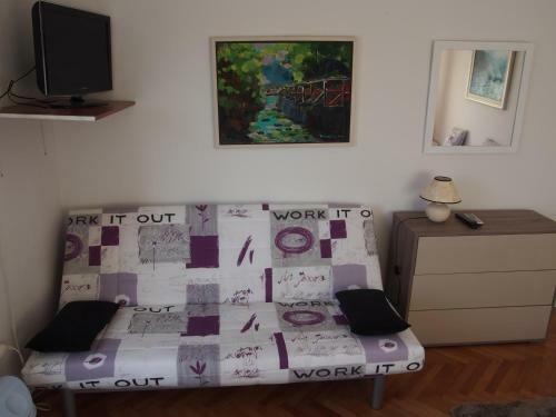 Beachfront Apartment Jelsa