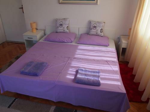 Beachfront Apartment Jelsa