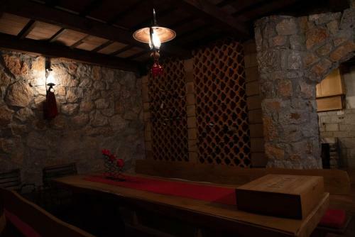 Event Garden With Pool And Wine Cellar