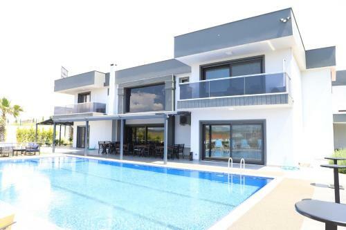 Hotel Dkd Del�xe