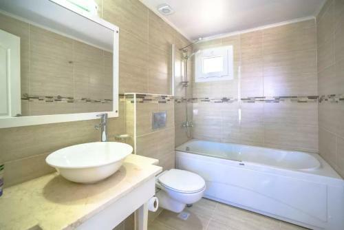 Villa Golden-�l�deniz'de Do?a Manzaral? L�ks Villa