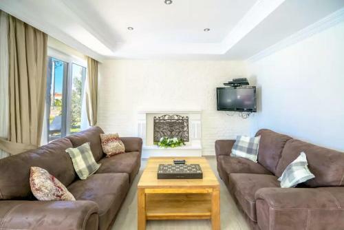 Villa Golden-�l�deniz'de Do?a Manzaral? L�ks Villa