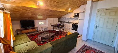 Ada Home Apartment