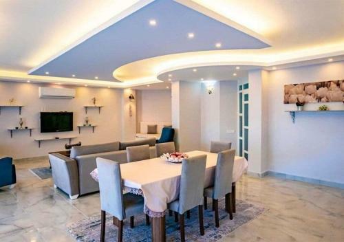 Villa Batum, Kalkan Center