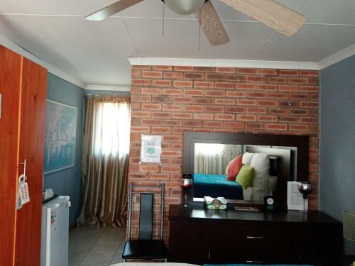 Hostal Isiqalo Guest House