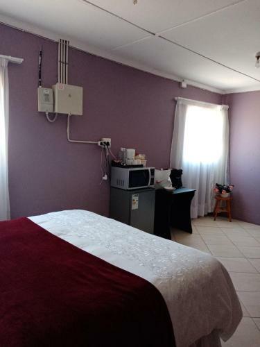 Hostal Isiqalo Guest House