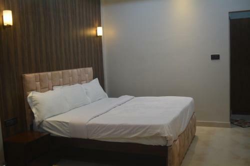 Maharaja Hotel & Banquet